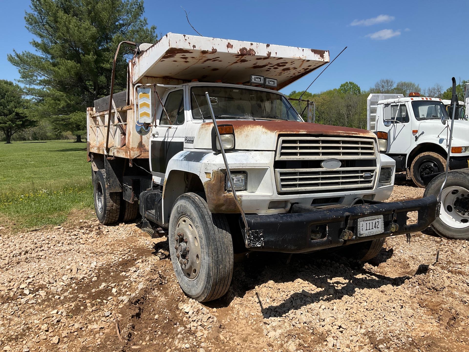 1988 F800 Ford Dump Truck