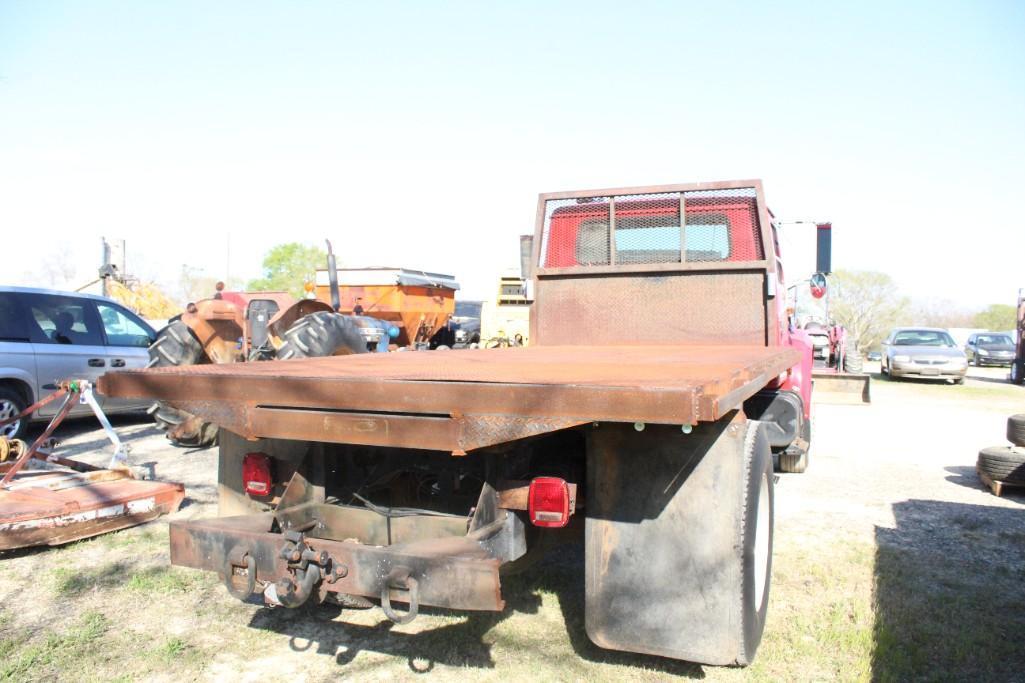 1998 International 4700 Truck, RUNS, DROVE IN, TITLE IN HAND, SHOWING 140616 M, VIN #: 1HTSCAAN2WH58