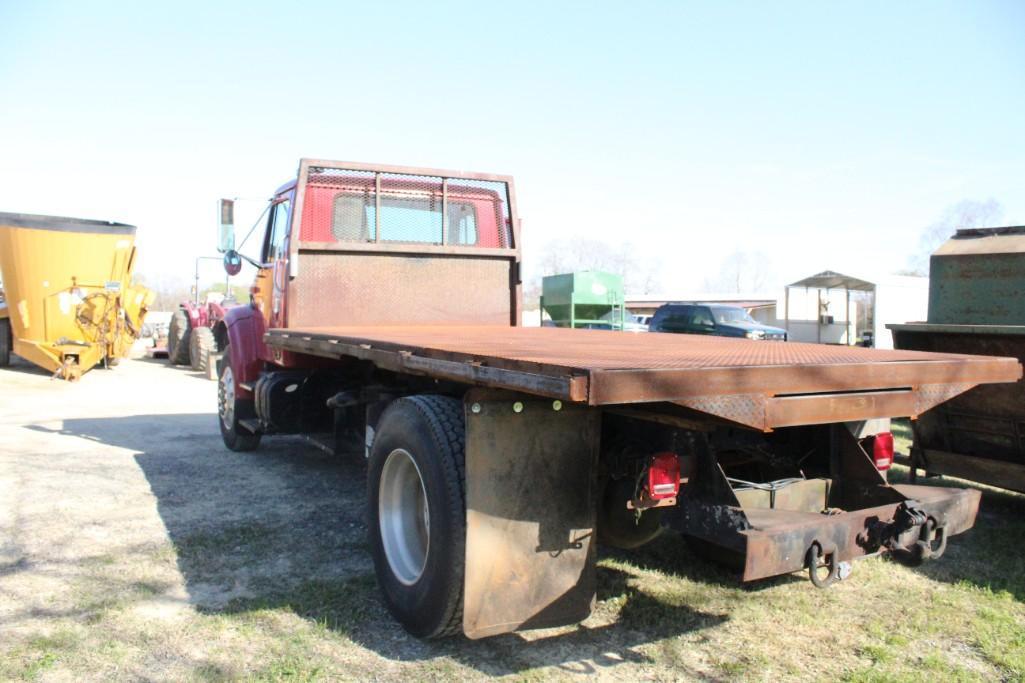 1998 International 4700 Truck, RUNS, DROVE IN, TITLE IN HAND, SHOWING 140616 M, VIN #: 1HTSCAAN2WH58
