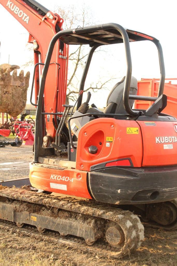 KUBOTA MINI-X MODEL KX040-4, SERIAL NO. KBCDZ15CEL3A36117, PUSH BLADE, BUCKET, AROUND 700 HOURS,