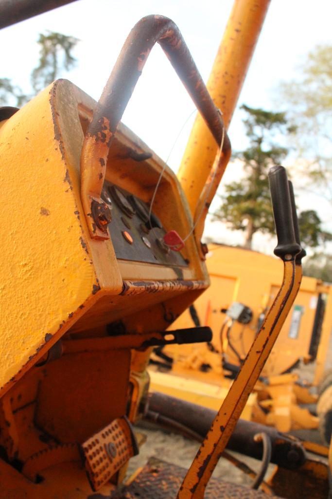 JD DOZER 405E,STRAIGHT BLADE CANOPY, SERIAL NO. 73417, RUNS, DOES NOT HAVE AN HOUR METER