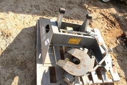 CURT 5TH WHEEL HITCH