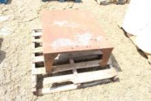 METAL TABLE/STAND