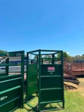 ARROW EQUIP MOBILE CATTLE WORKING CHUTE,CROWDING ALLEY, LANE, & SQUEEZE CHUTEALL ON TRANSPORTABLE