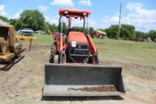 KUBOTA L47 BACKHOESHOWING 636 HOURSW/FRONTEND LOADER MODEL: TL1300; SN: A0591