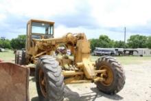 CATERPILLAR MOTOR GRADER SN: 33K 32, RUNS/ DRIVES, SHOWING 12 SERIES F