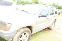 2000 GRAND CHEROKEE LAREDO, RUNS, 2WDSUNROOF, CD PLAYER, SHOWING 243326 MILES, VIN: