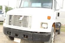 2000 FREIGHTLINER, 6 SPD TRANS, SHOWING 43613 MILESENGINE HOURS 73WEIGHT 12,000 LBSRUNS/DRIVES, A/C