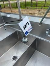 2 DOUBLE SINKS (4 STATIONS) STAINLESS SINK 10' X 3'