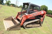 KUBOTA SKID STEER W/ BUCKET, RUNSSN: KBCC0651CK1F11343; MODEL SVL65-2