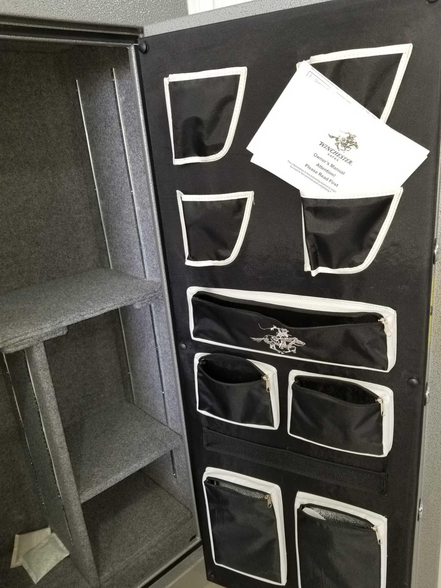 Winchester model 9L60 24 gun safe,