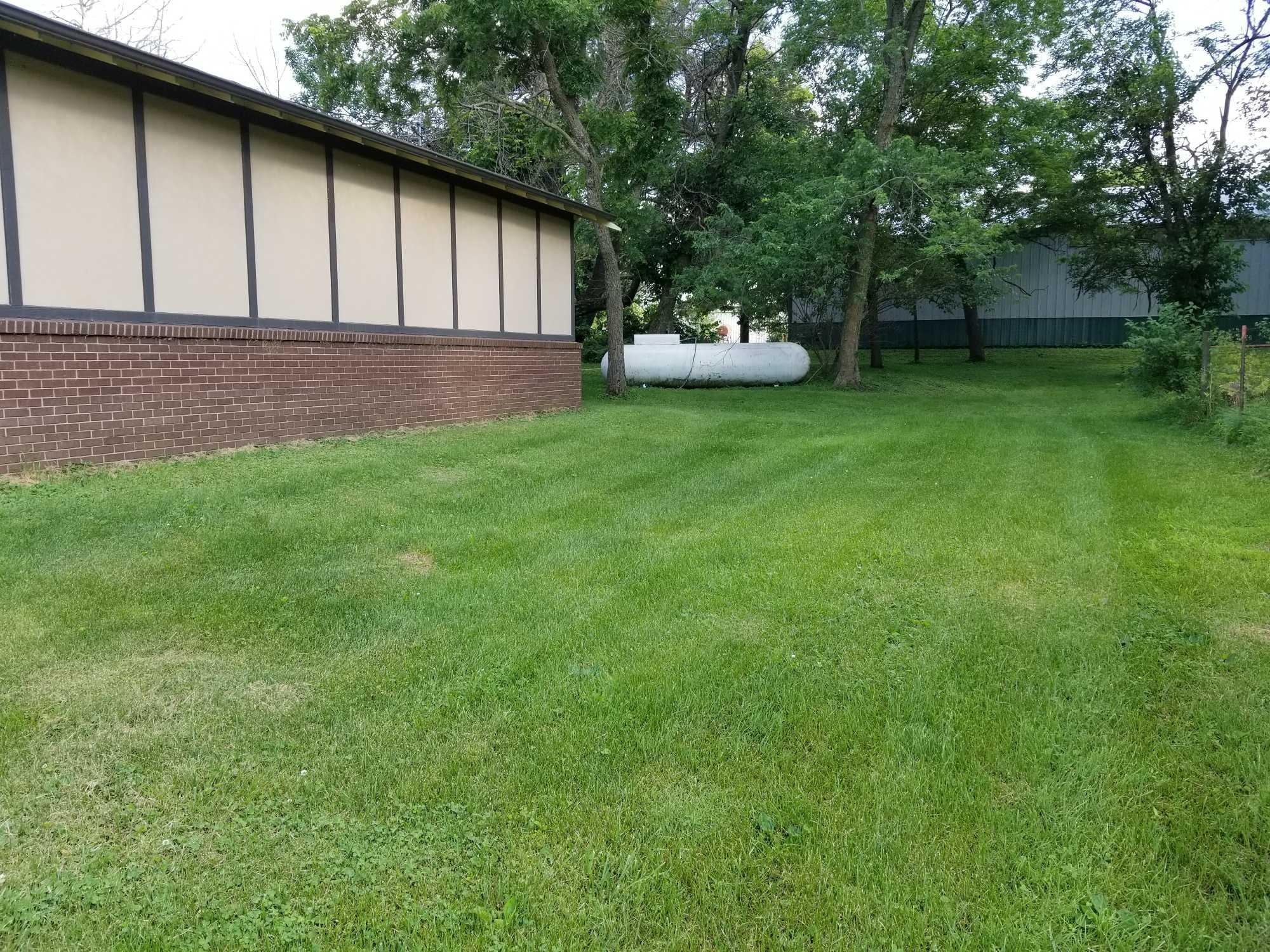 HOUSE, GARAGE, WICK METAL BUILDING, BARN 19.5 ACRES