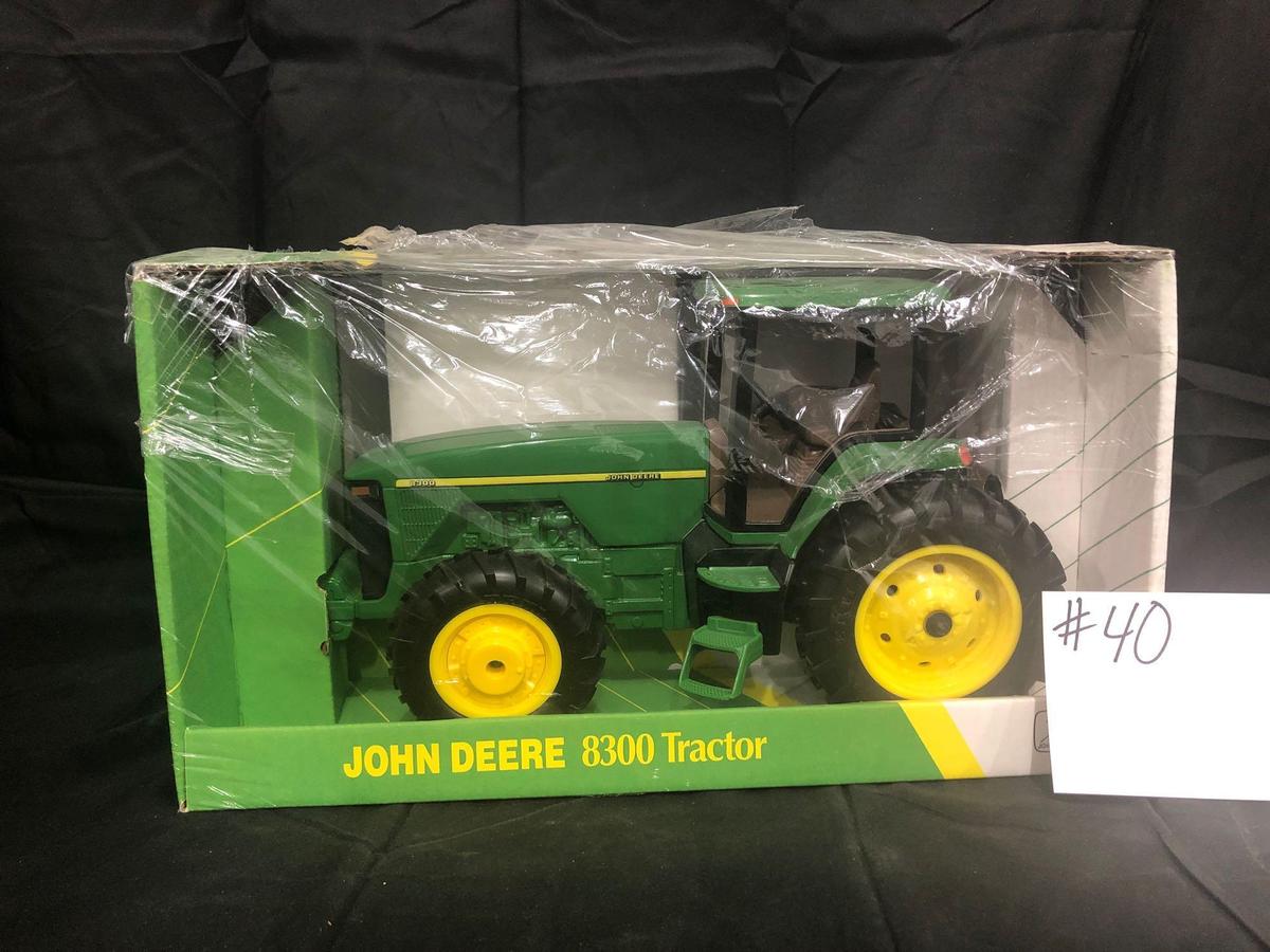 JOHN DEERE 8300 TRACTOR 1/16 SCALE NO 5786 NIB