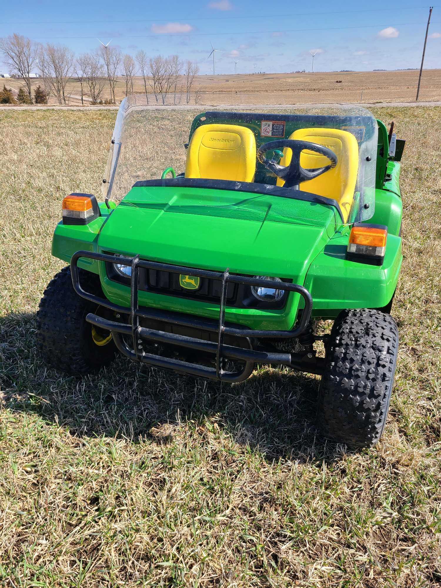 John Deere Gator TH6x4