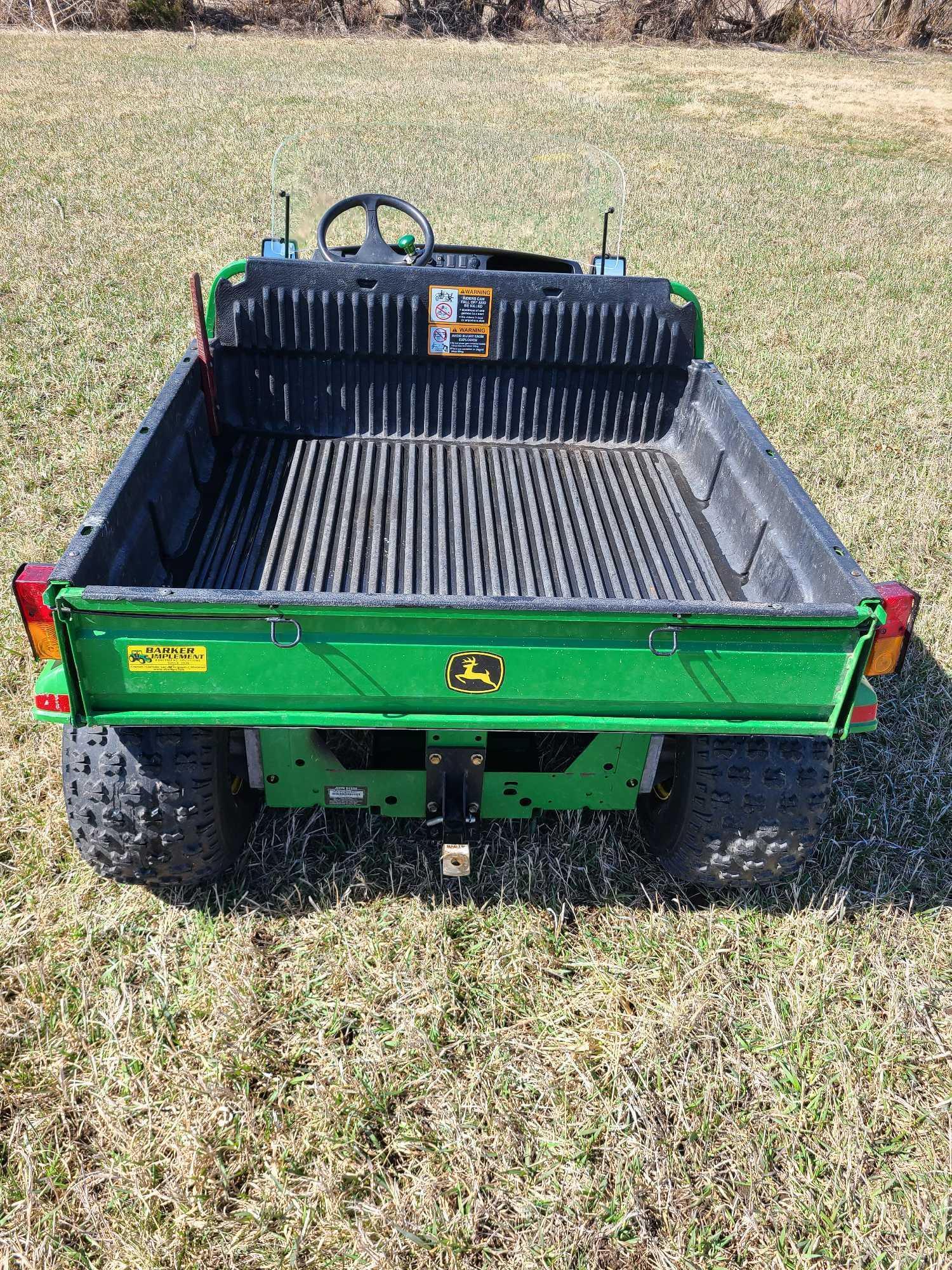 John Deere Gator TH6x4