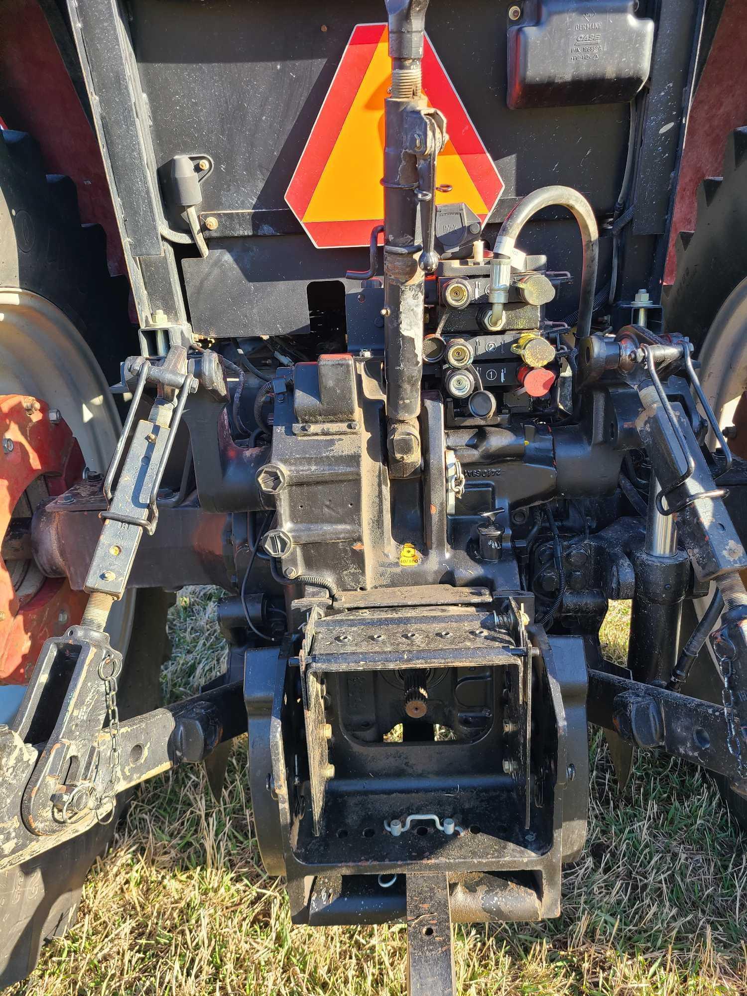 Case IH MX135 MFWD Tractor w/ Westendorf 550 Freedom Mount Loader