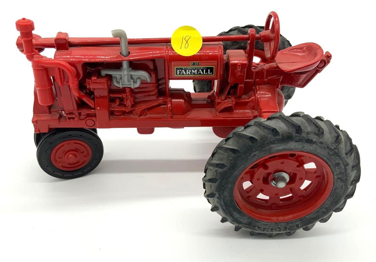 Ertl Farmall F-20 1:16 scale