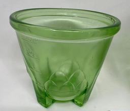 Antique uranium glass, 1 qt measuring cup and beater jar 16 oz base