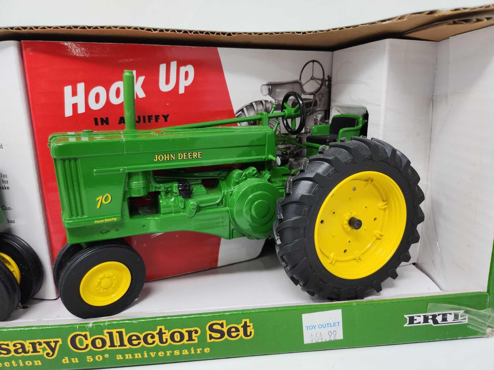 ERTL JOHN DEERE 40 AND 70 SERIES SET NIB