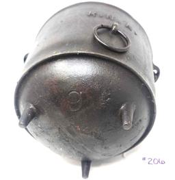 Wagner No.6 R.N.A. 3 Legged Kettle