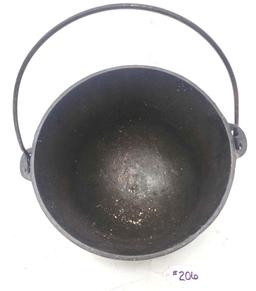 Wagner No.6 R.N.A. 3 Legged Kettle