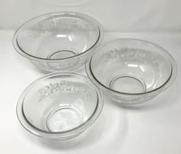 Pyrex Colonial Mist Clear Glass Mixing Bowls