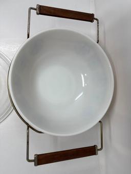 Pyrex Gold on Sandalwood Serving Casserole