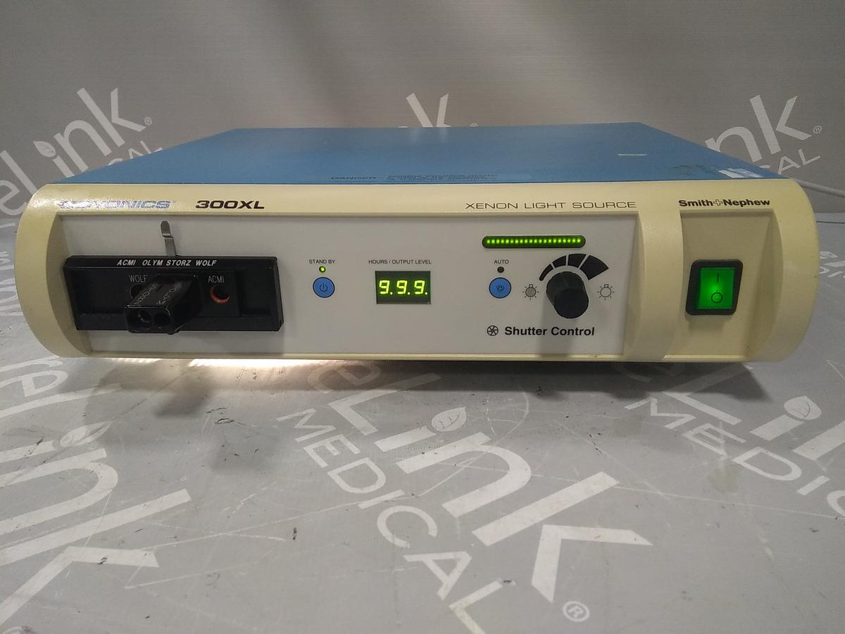 Smith & Nephew, Inc. Dyonics 300XL Xenon Light Source - 54838