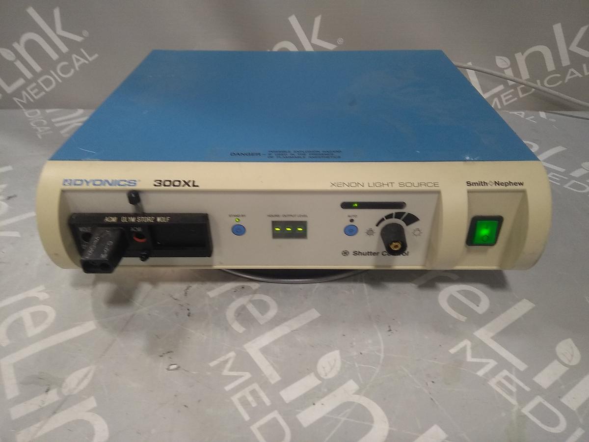 Smith & Nephew, Inc. Dyonics 300XL Xenon Light Source - 54843