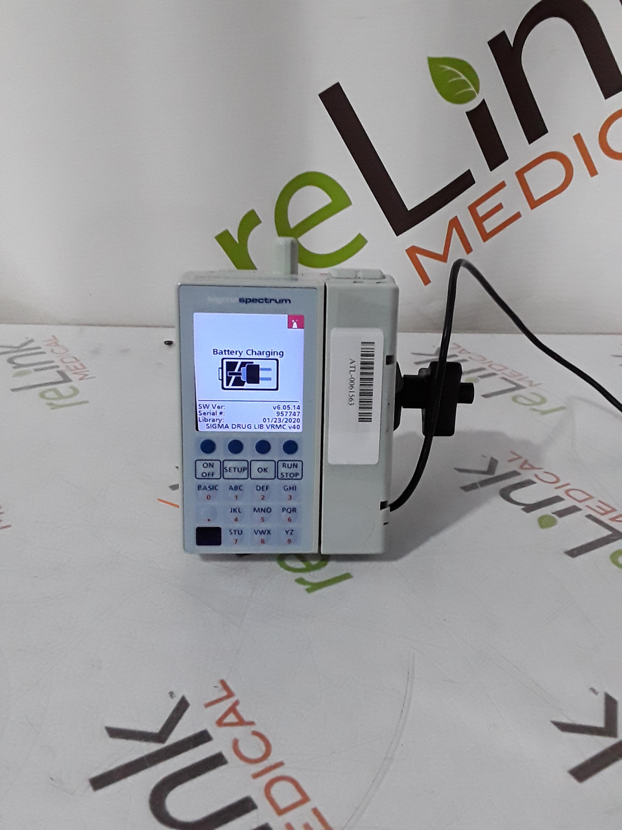 Baxter Sigma Spectrum 6.05.14 with B/G Battery Infusion Pump - 352710