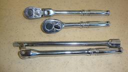 Snap On 1/4 Ratchets (2) 1/4 Extension & 1/4 Strong Arm