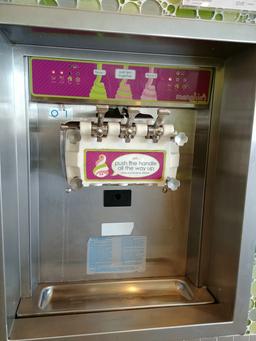 Taylor 794-33 Watercooled Twin Twist Soft Serve Freezer