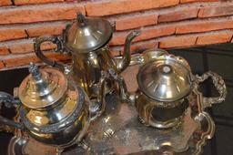 Plated Serving Set