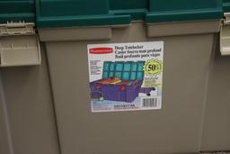 Rubbermaid Locking Tote