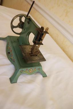 Vintage Lindstrom Toy Sewing Machine