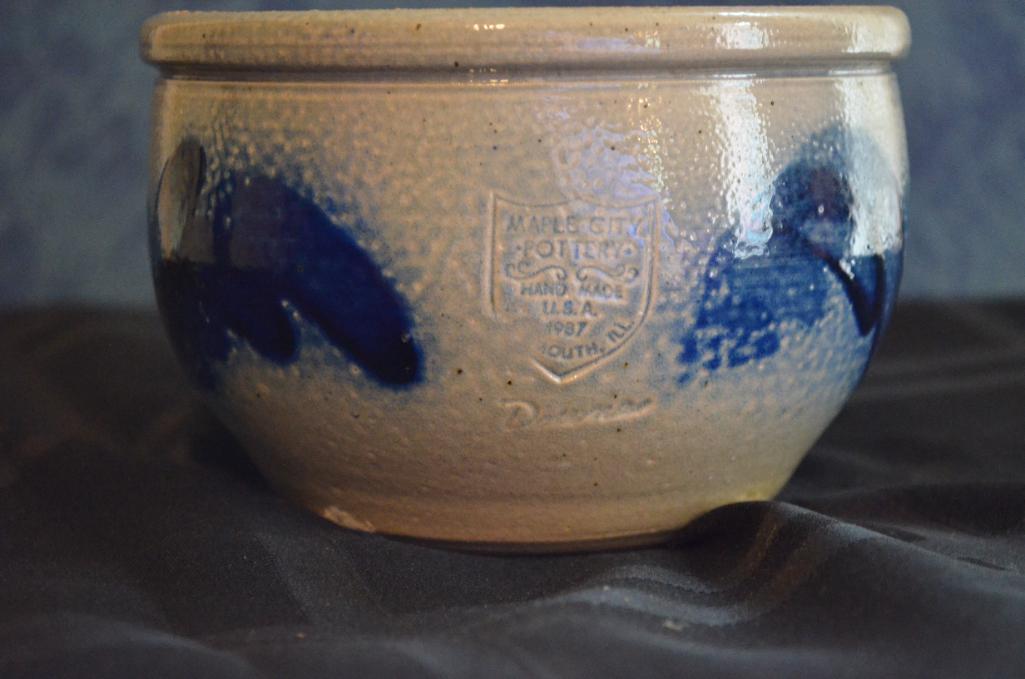 1987 Maple City Pottery 5 in. dia. bowl