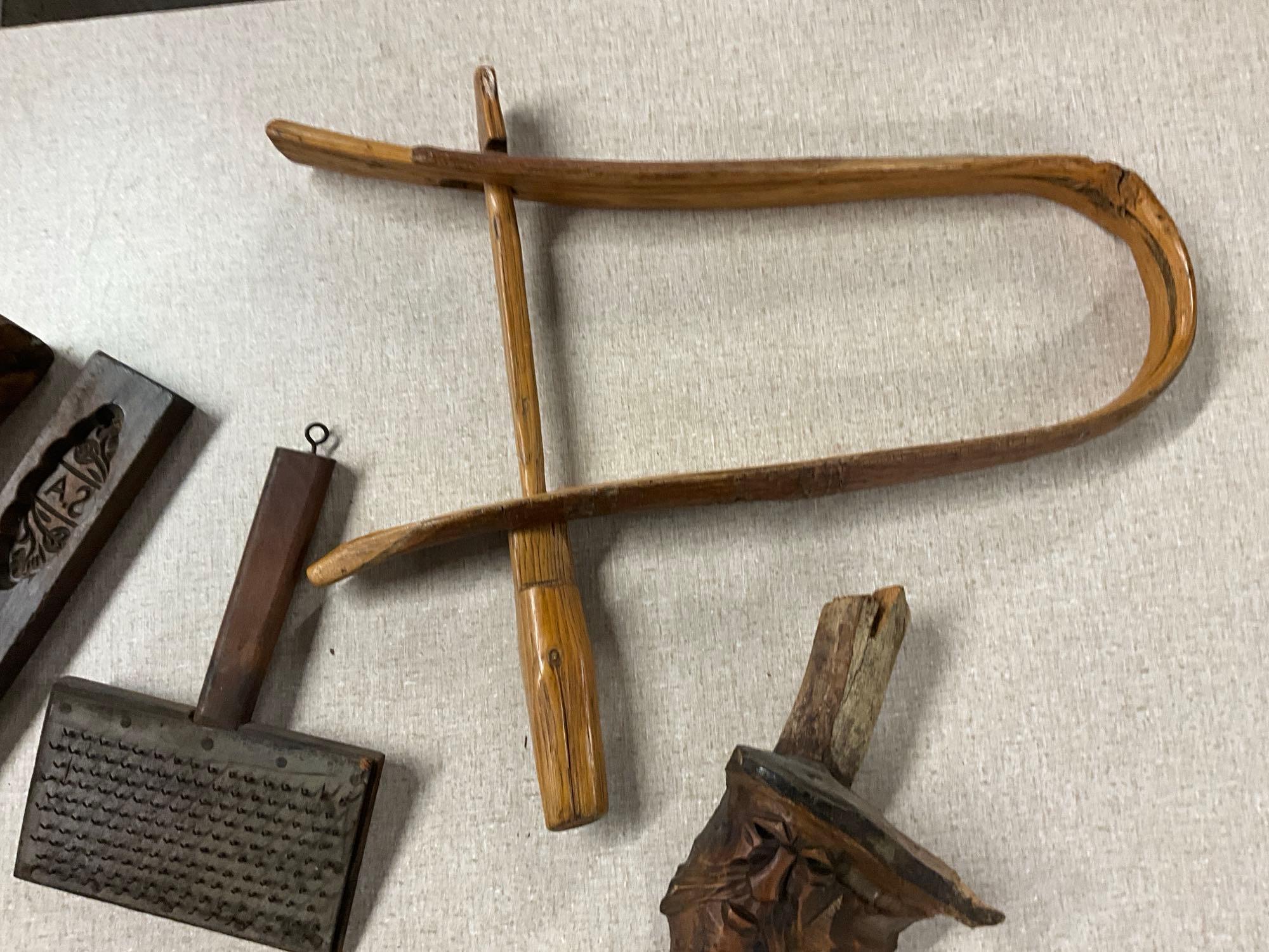 Flat of primitive wood items