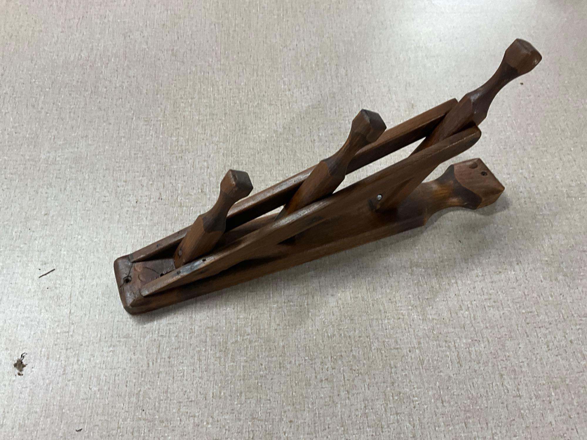 Flat of primitive wood items