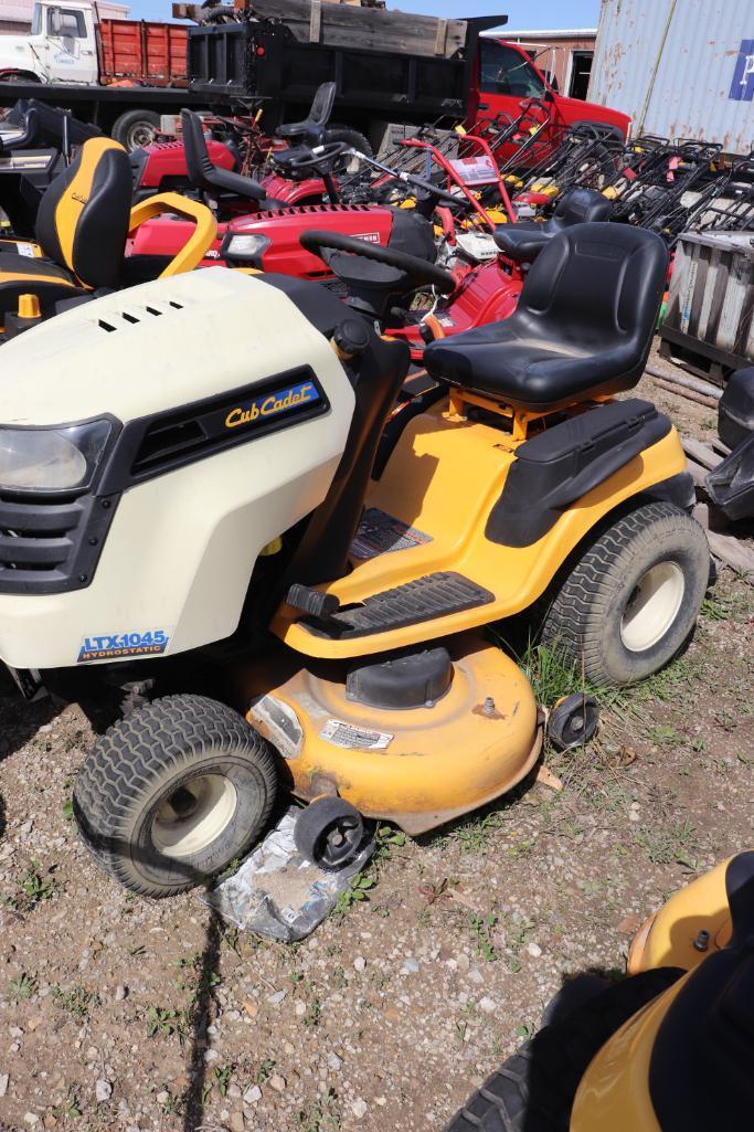 Cub Cadet LTX 1045 Hydro Riding Mower