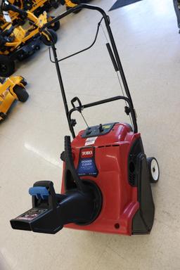 Torro Power Clear 221E Gas Powered Snow Blower