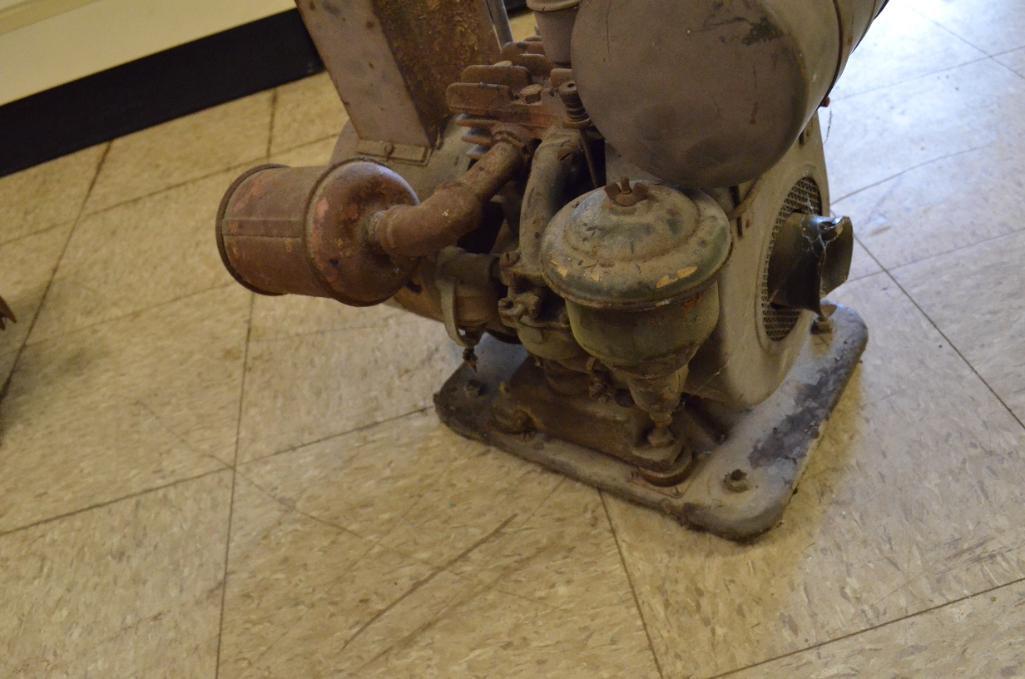 Briggs & Stratton Antique Gas Engine with Generator