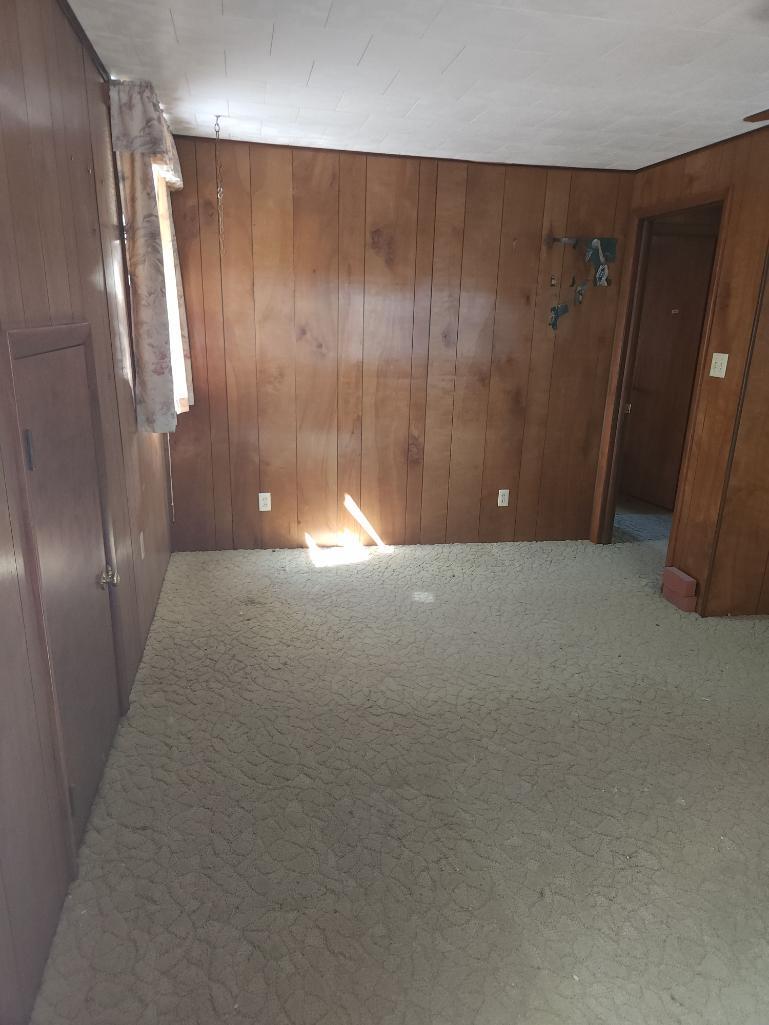 Quincy IL Real Estate Auction Located at 1619 Locust Quincy, IL 62301