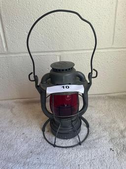 Dietz R.R lantern w/red globe