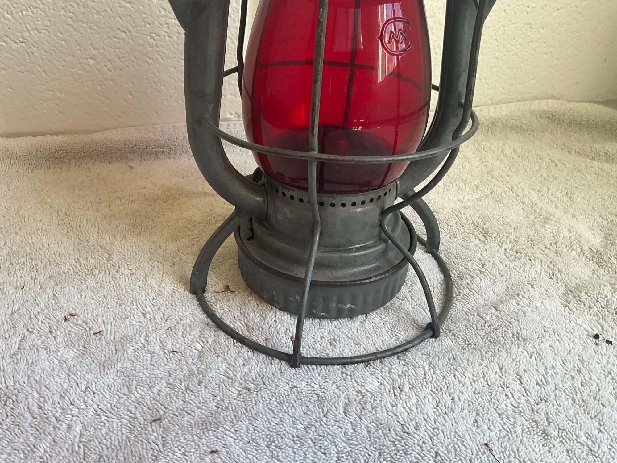 Dietz R.R lantern w/red globe