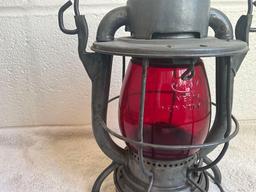 Dietz R.R lantern w/red globe