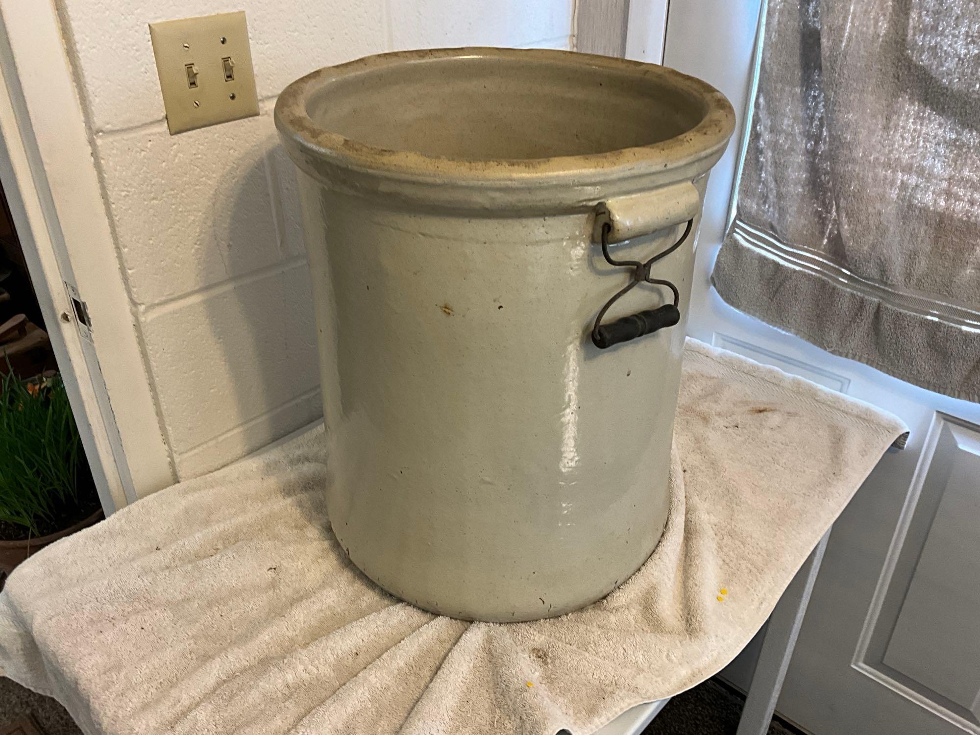 Western Stoneware 15 gal. bailed crock