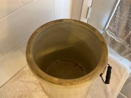 Western Stoneware 8 gal. bailed crock