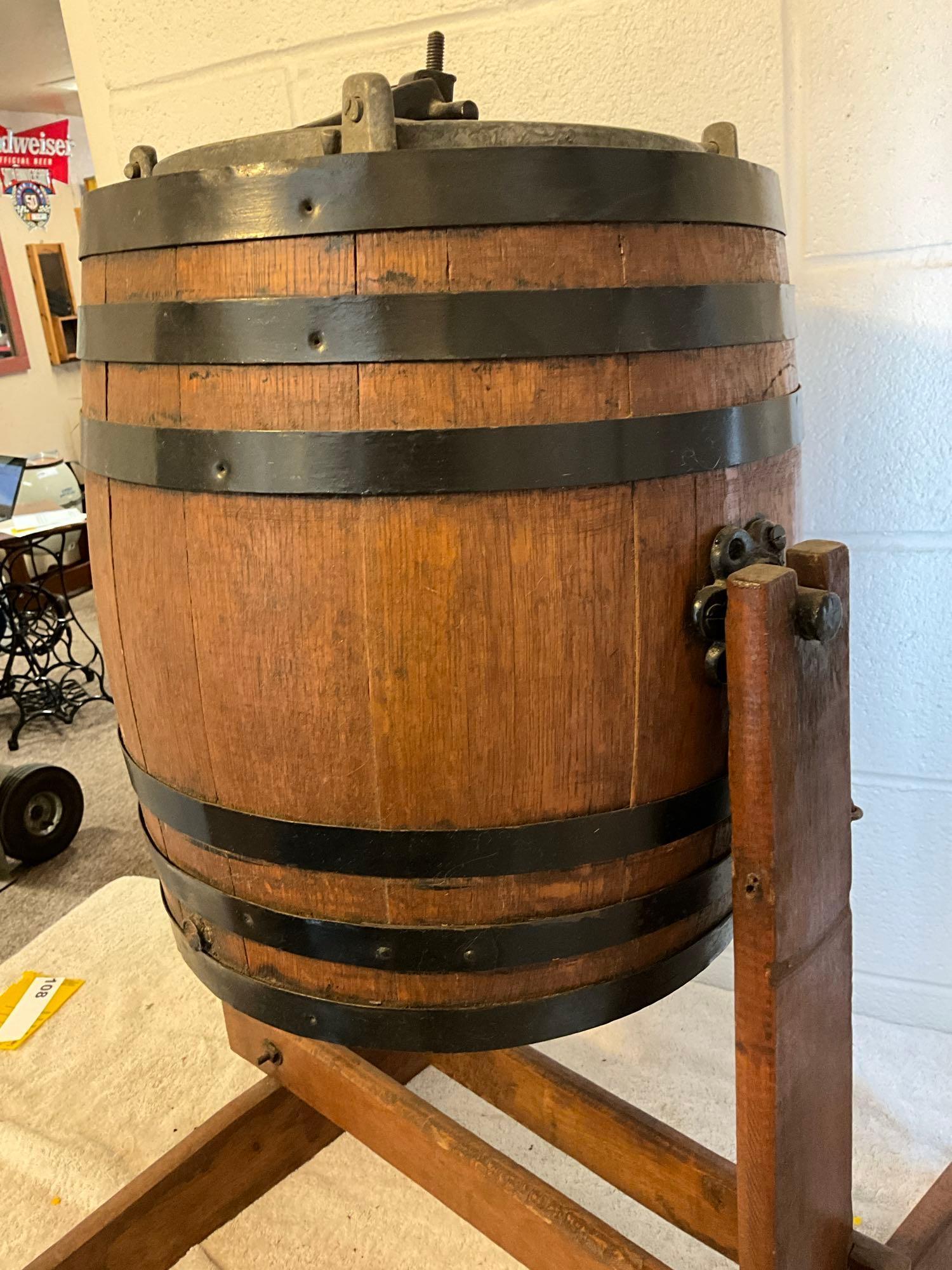 barrel swing churn