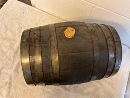 oak whiskey barrel w/stand