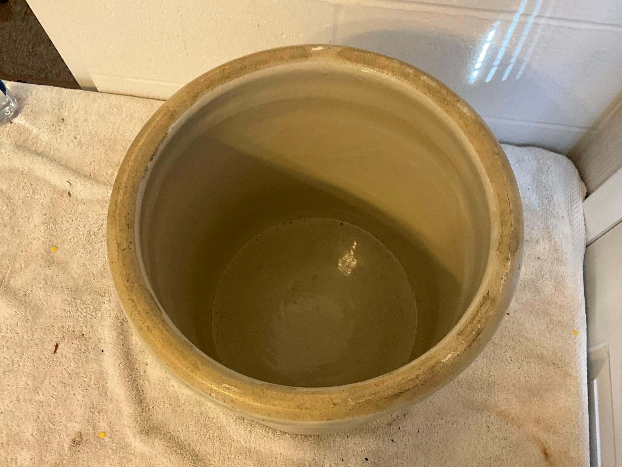 Western Stoneware 6 gal. crock